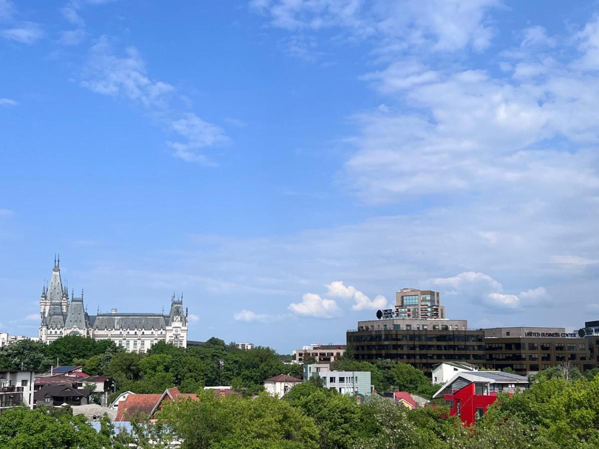 3 Rooms Apartment Palace View Iasi Exterior foto