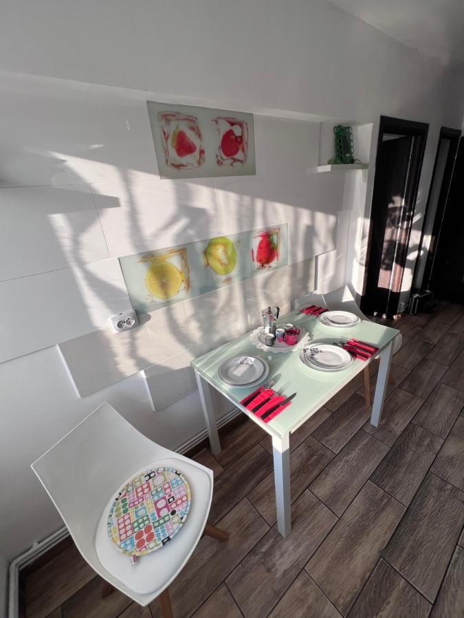 3 Rooms Apartment Palace View Iasi Exterior foto