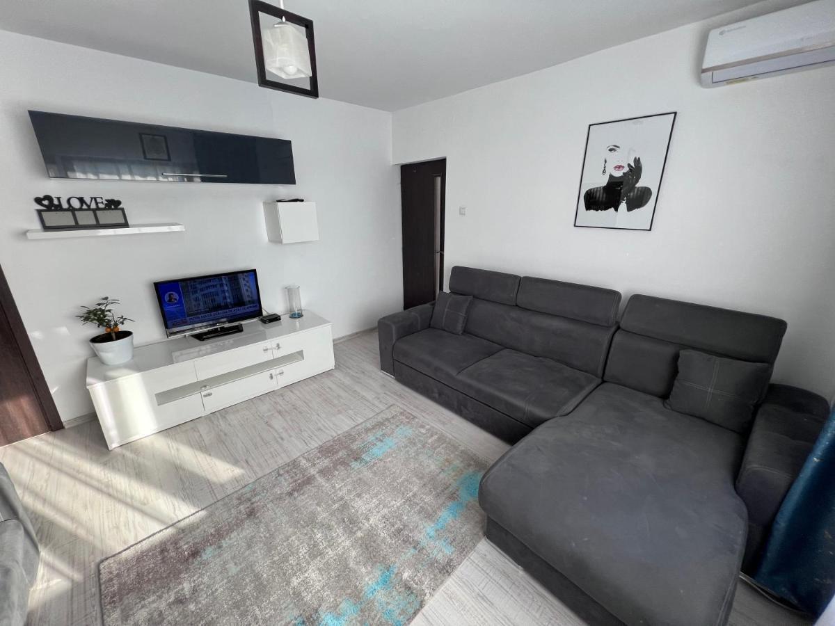3 Rooms Apartment Palace View Iasi Exterior foto